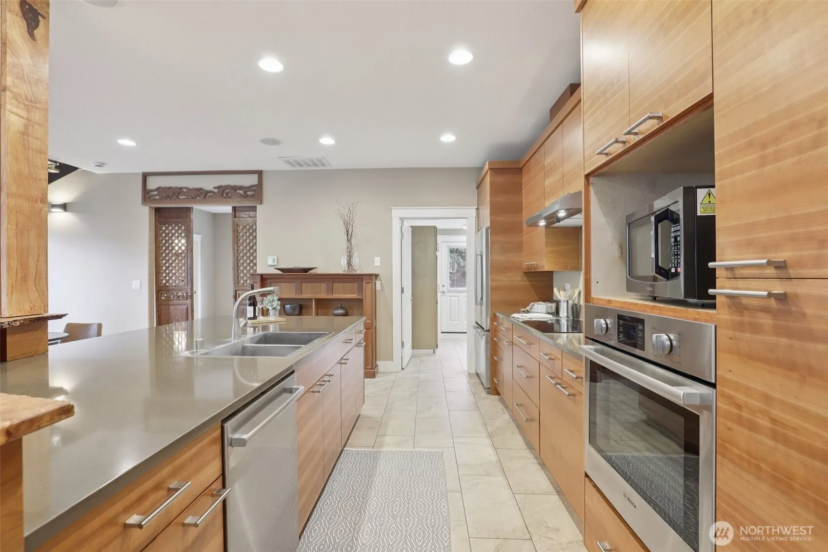 Property photo for 302 Phoenix Way, Vancouver photo 4