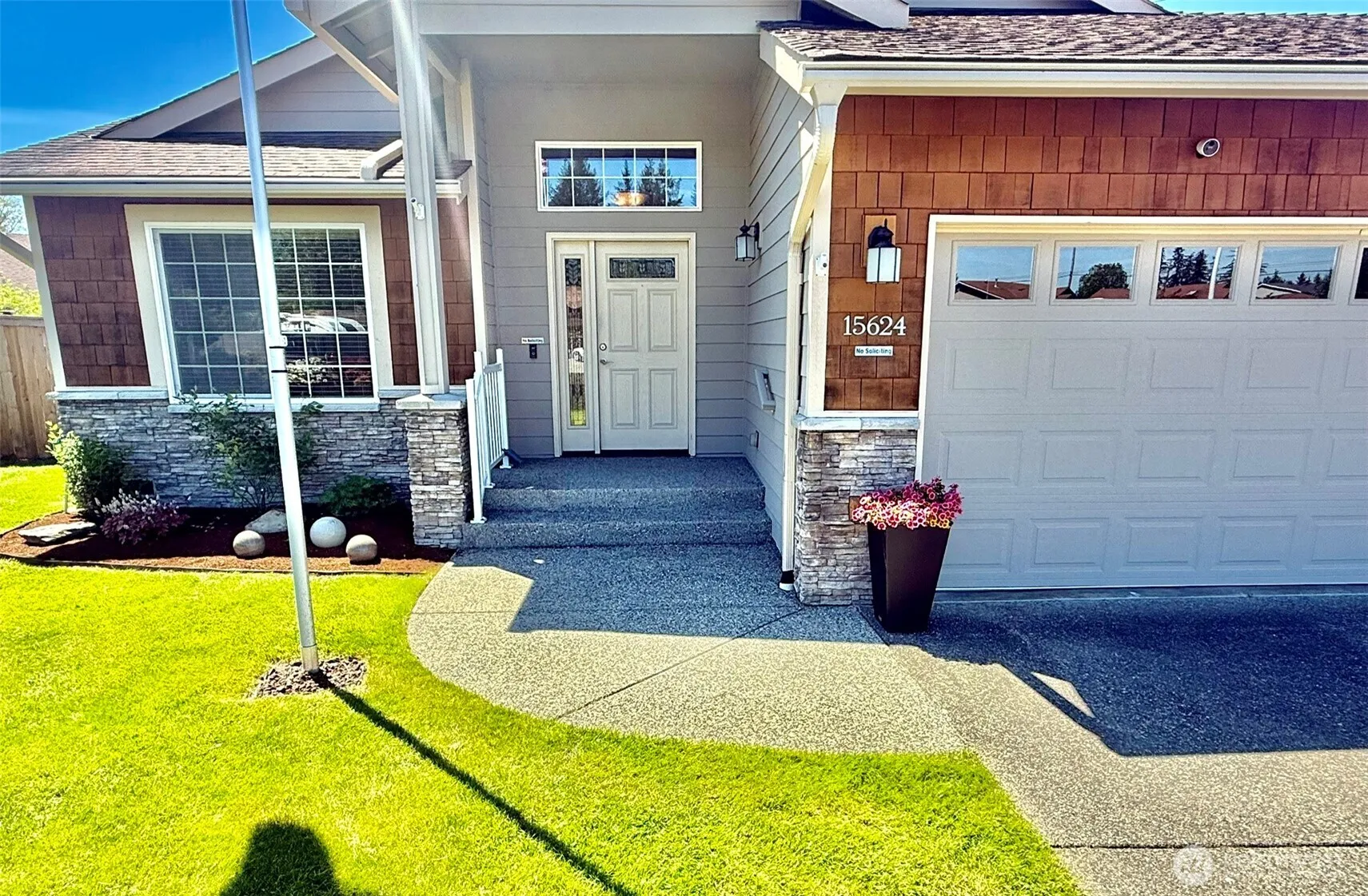 Property photo for 15624 42nd Drive Se, Bothell photo 2