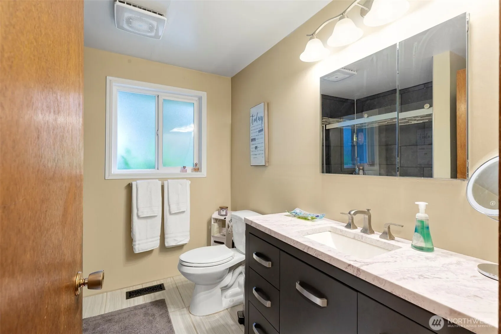 Property photo for 18816 89 Avenue Ne, Bothell photo 4