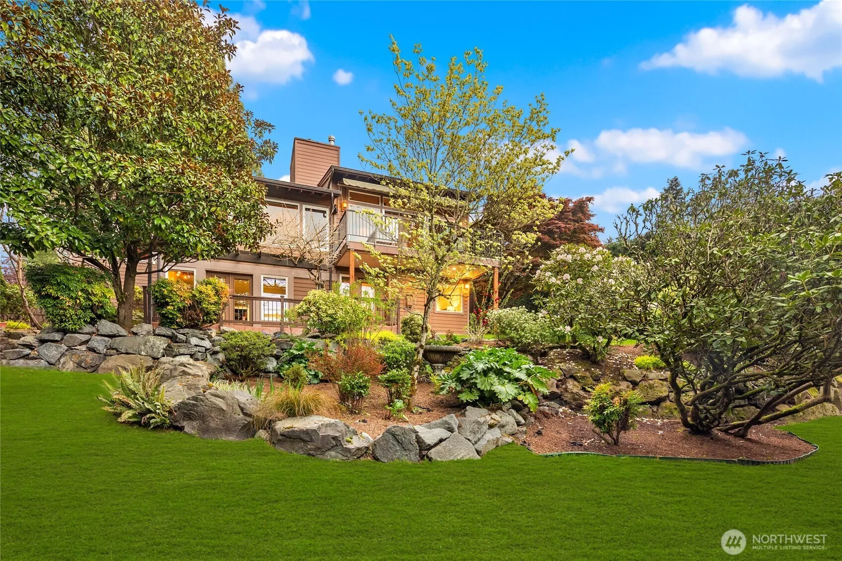 8619 Ne 24th Street, Clyde Hill
