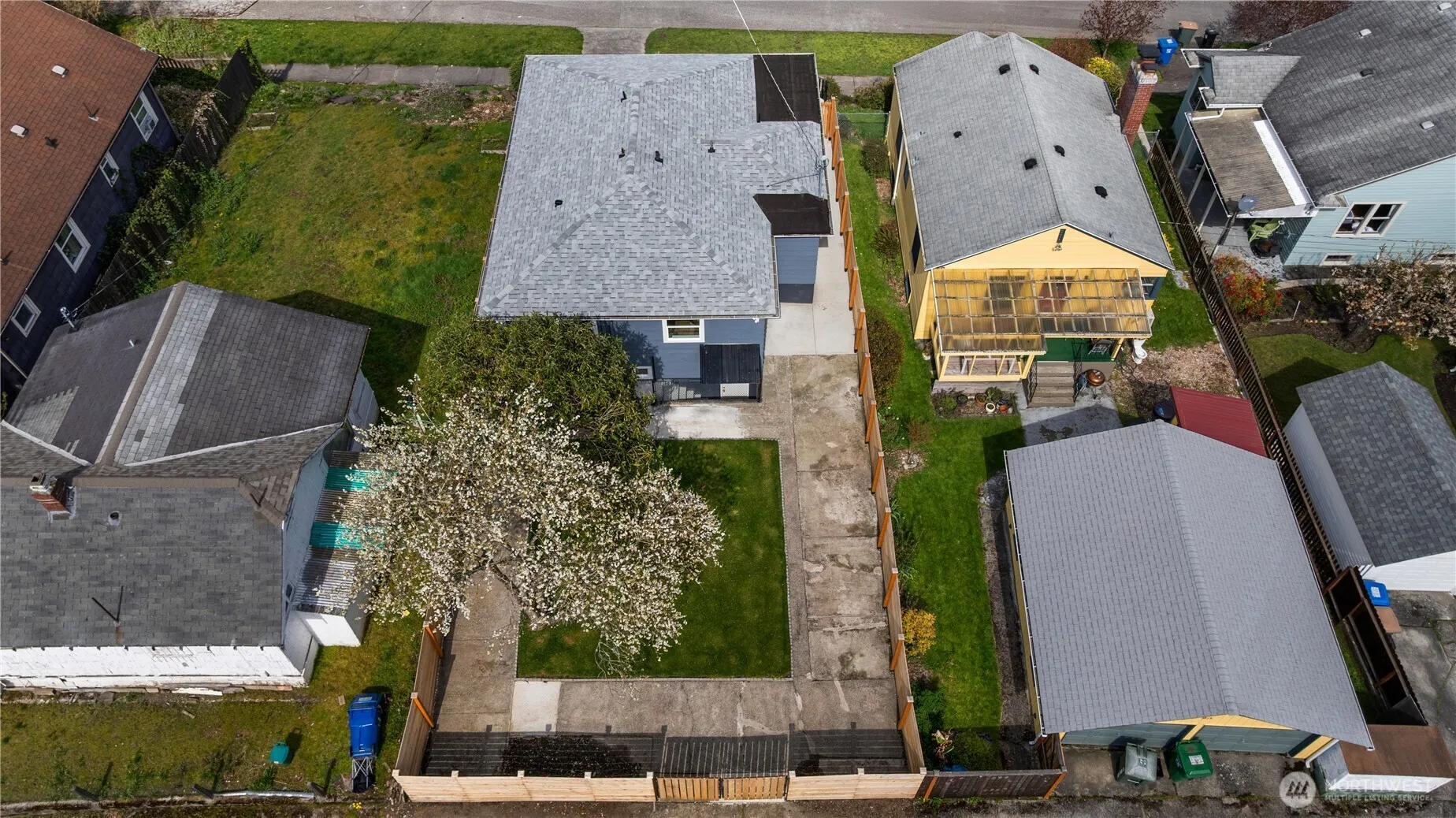 Property photo for 1811 S Stevens Street, Seattle photo 2