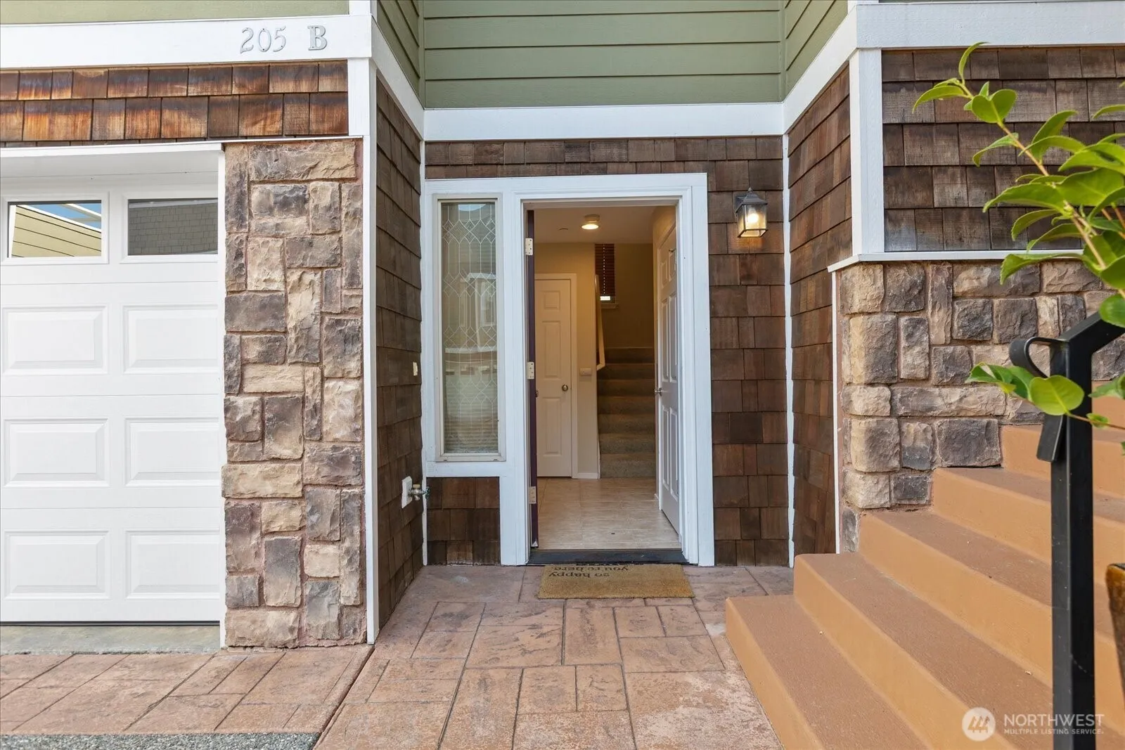 Property photo for 205 Avenue E #b, Snohomish