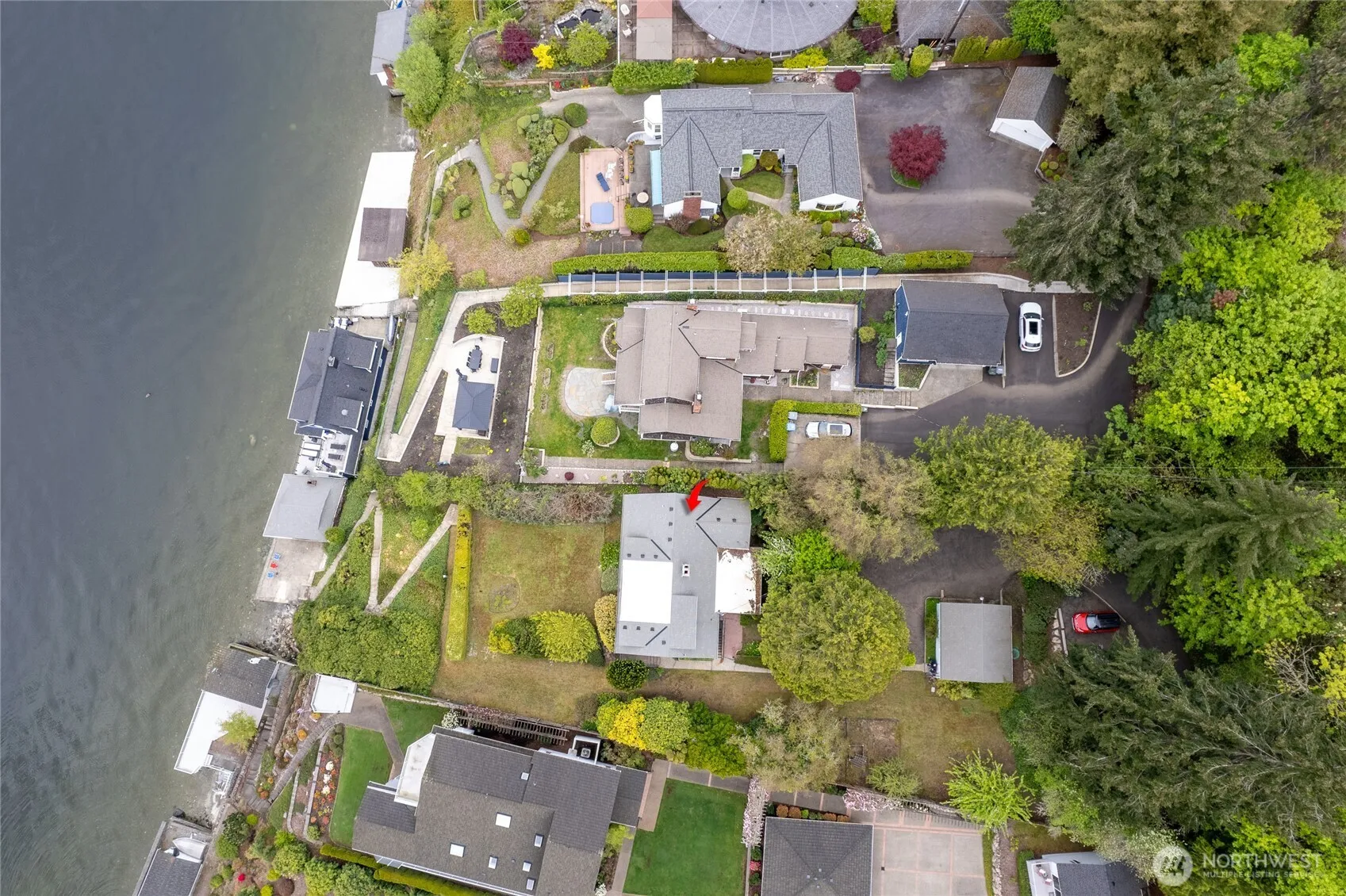 Property photo for 5498 Hyada Boulevard Ne, Tacoma photo 4
