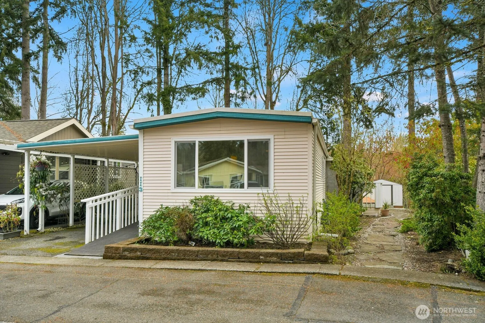 Property photo for 18425 Ne 95th St, Redmond, WA 98052