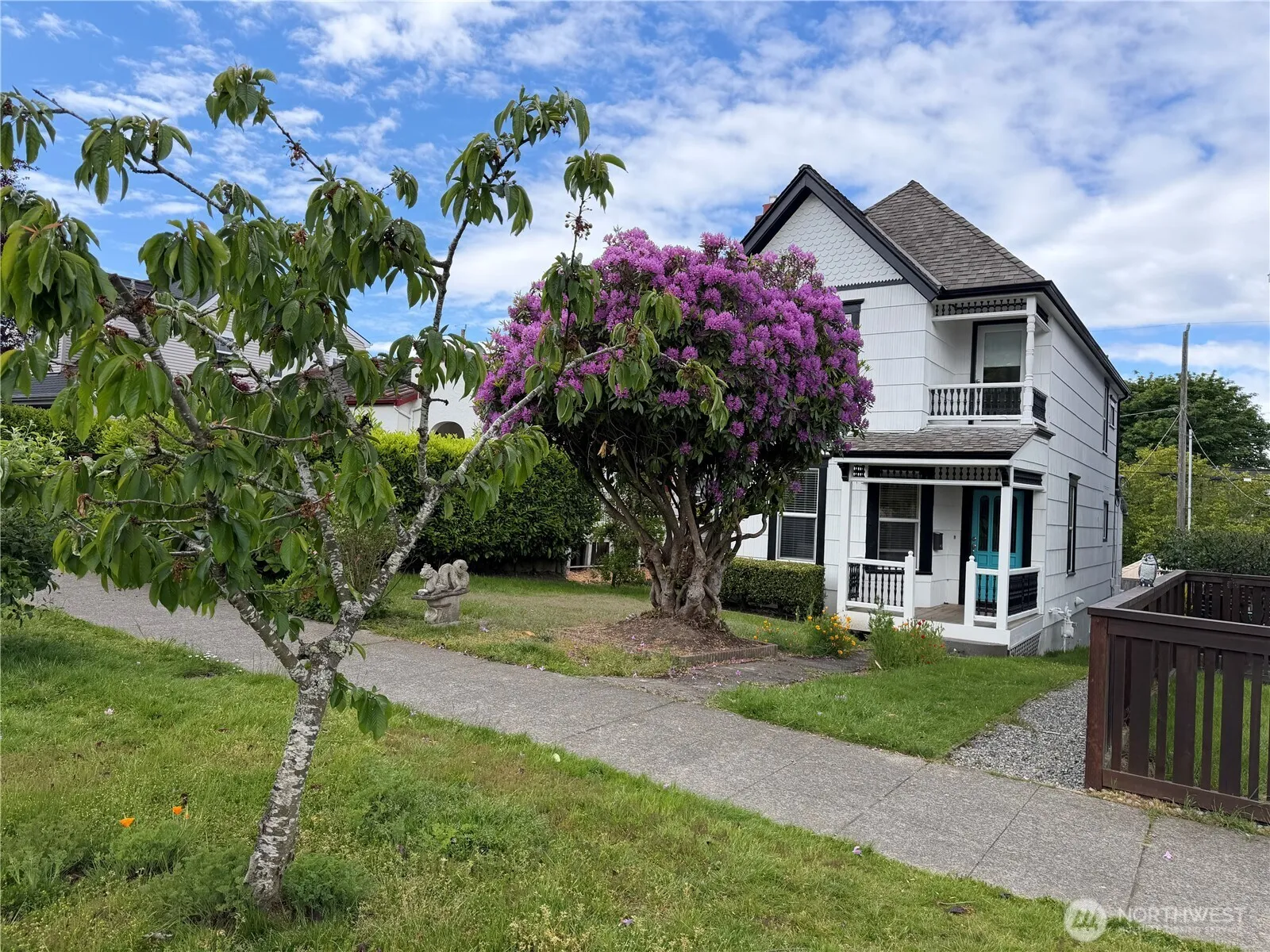 Property photo for 1921 44 Avenue Sw, Seattle photo 3