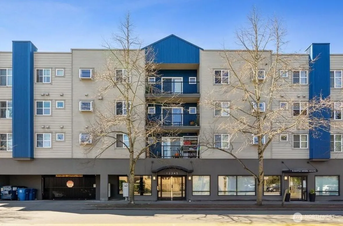 Property photo for 12345 Roosevelt Way Ne #305, Seattle