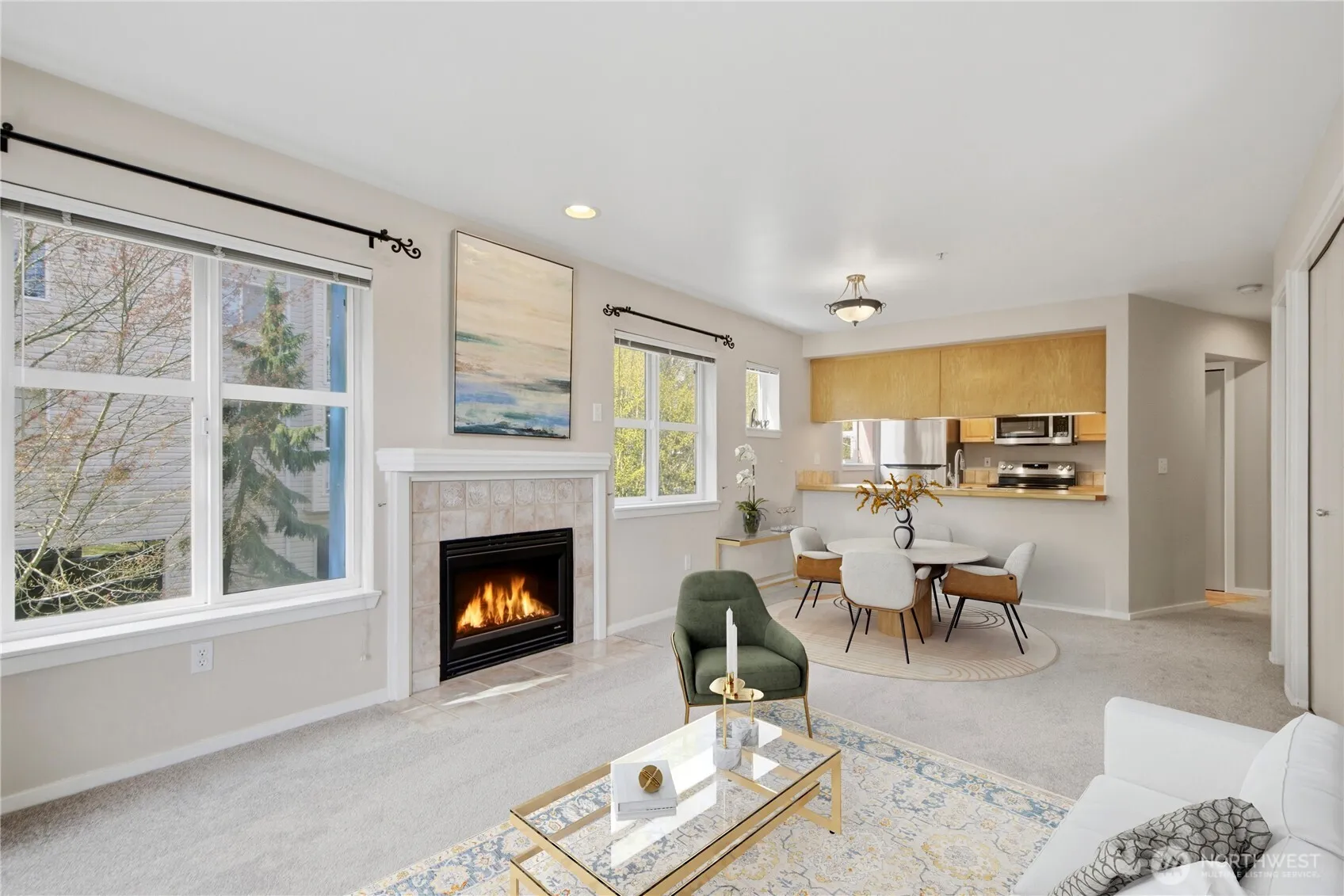 Property photo for 12345 Roosevelt Way Ne #305, Seattle photo 3