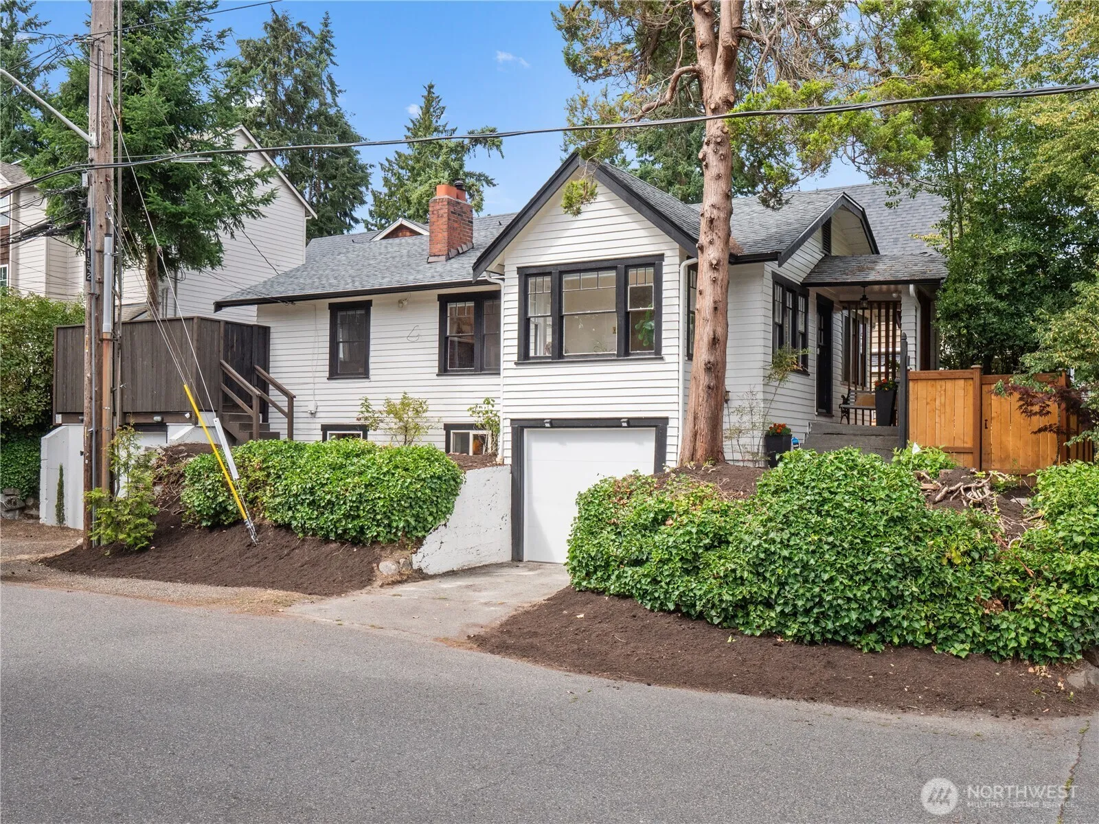 Property photo for 9701 Roosevelt Way Ne, Seattle