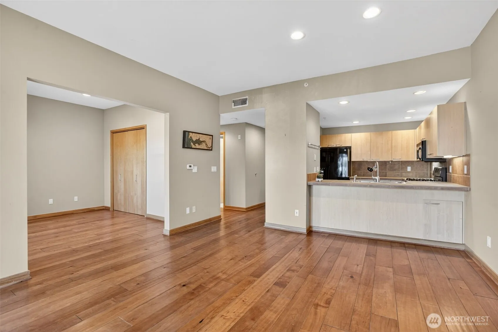 Property photo for 300 W 8th Street #324, Vancouver photo 4