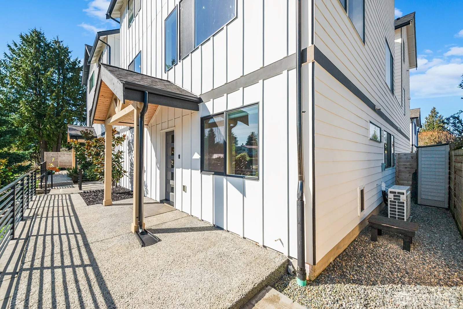 Property photo for 8451 18th Avenue Sw, Seattle photo 3
