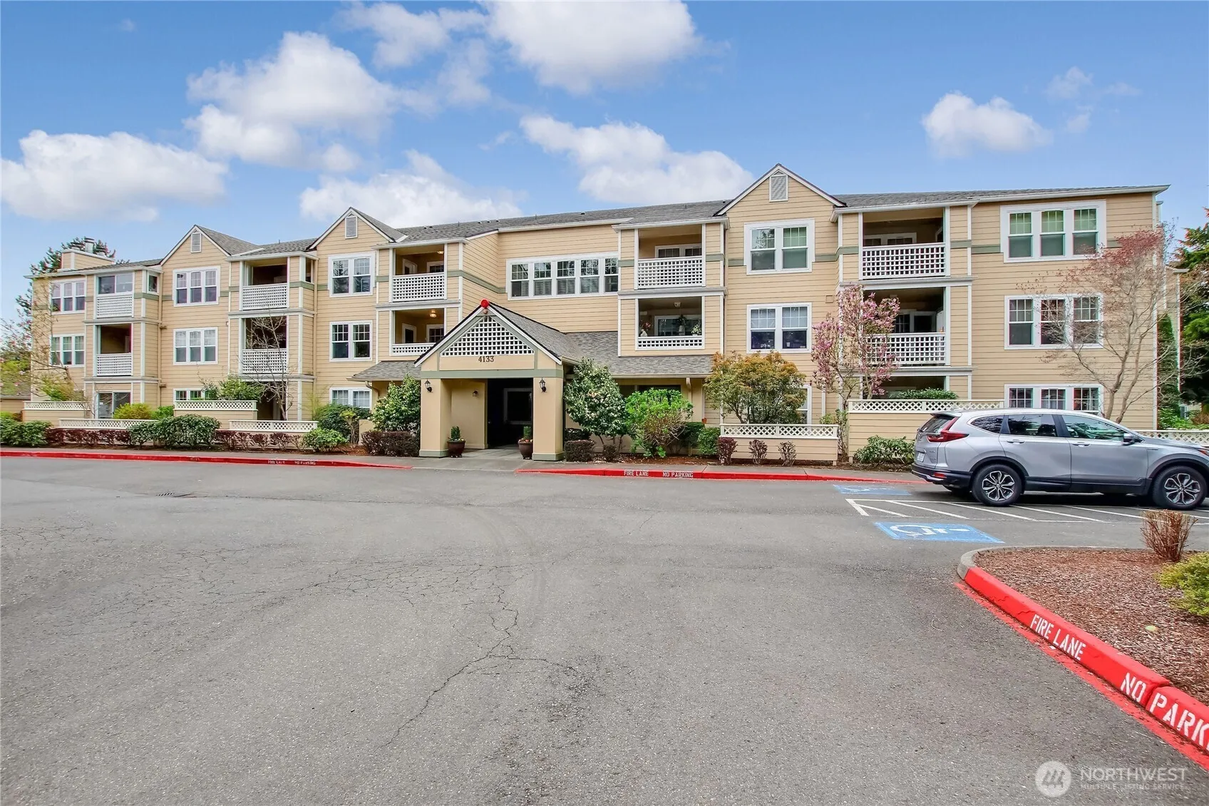 4133 224th Lane Se #202, Issaquah