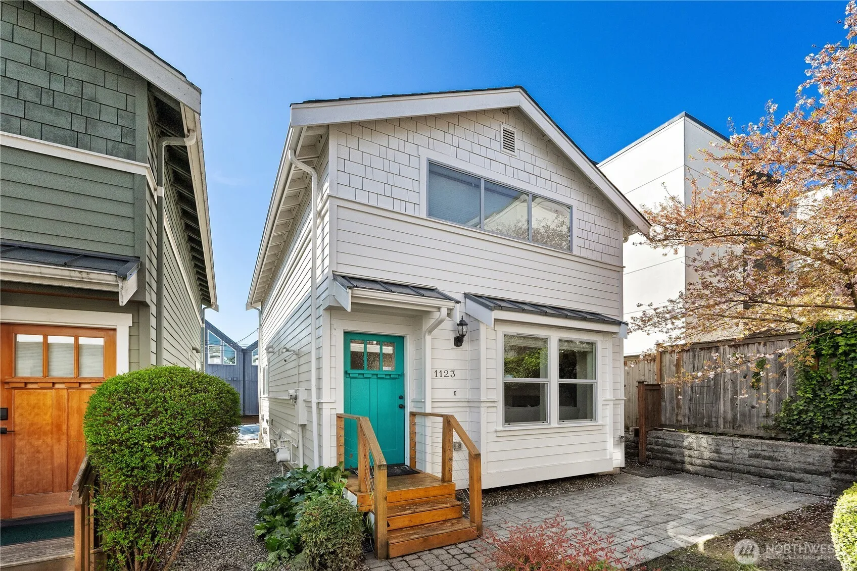 Property photo for 1123 24th Avenue S, Seattle photo 2