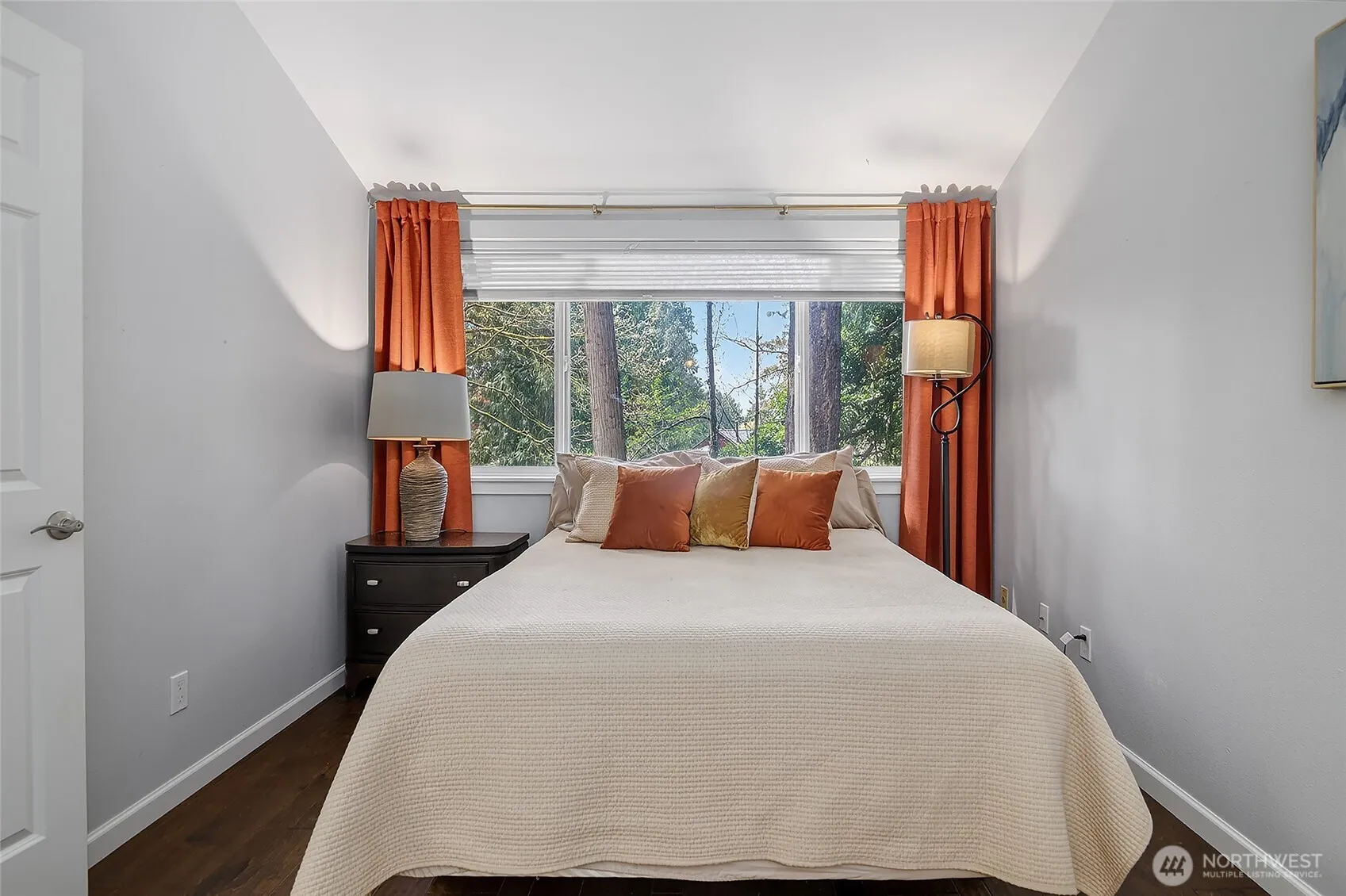 Property photo for 9165 45th Avenue Sw #6, Seattle photo 3