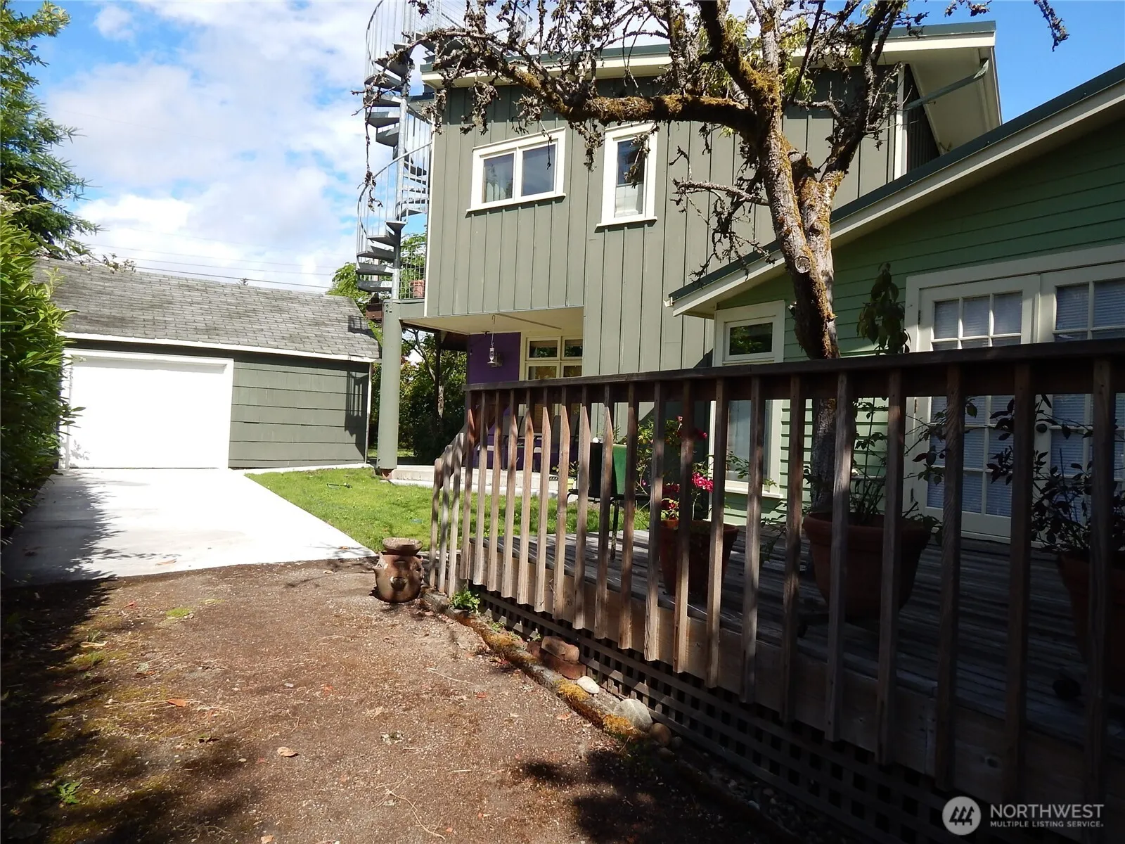 Property photo for 7321 35th Avenue Sw, Seattle photo 3