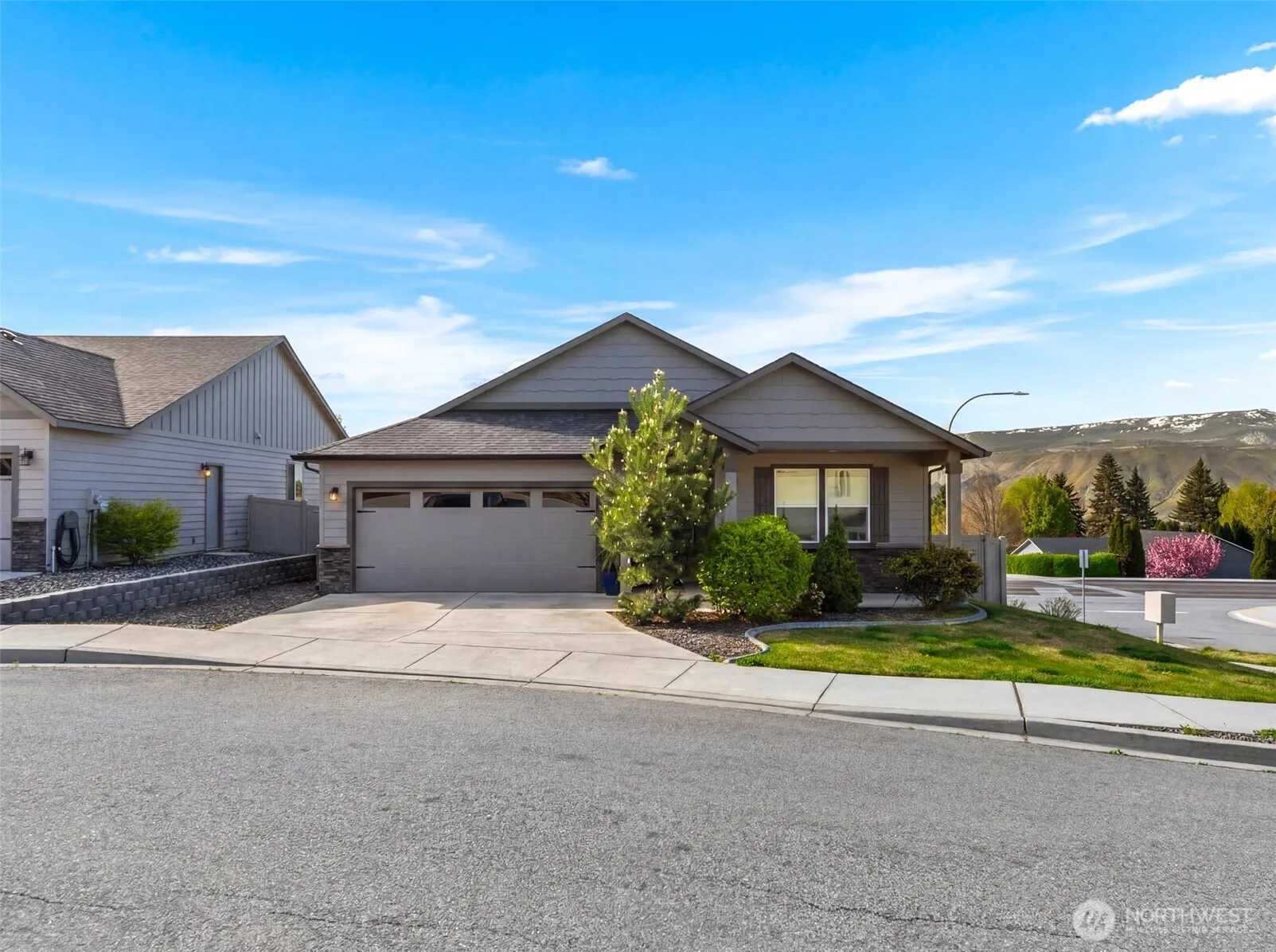 Property photo for 813 Madeleine Court, East Wenatchee