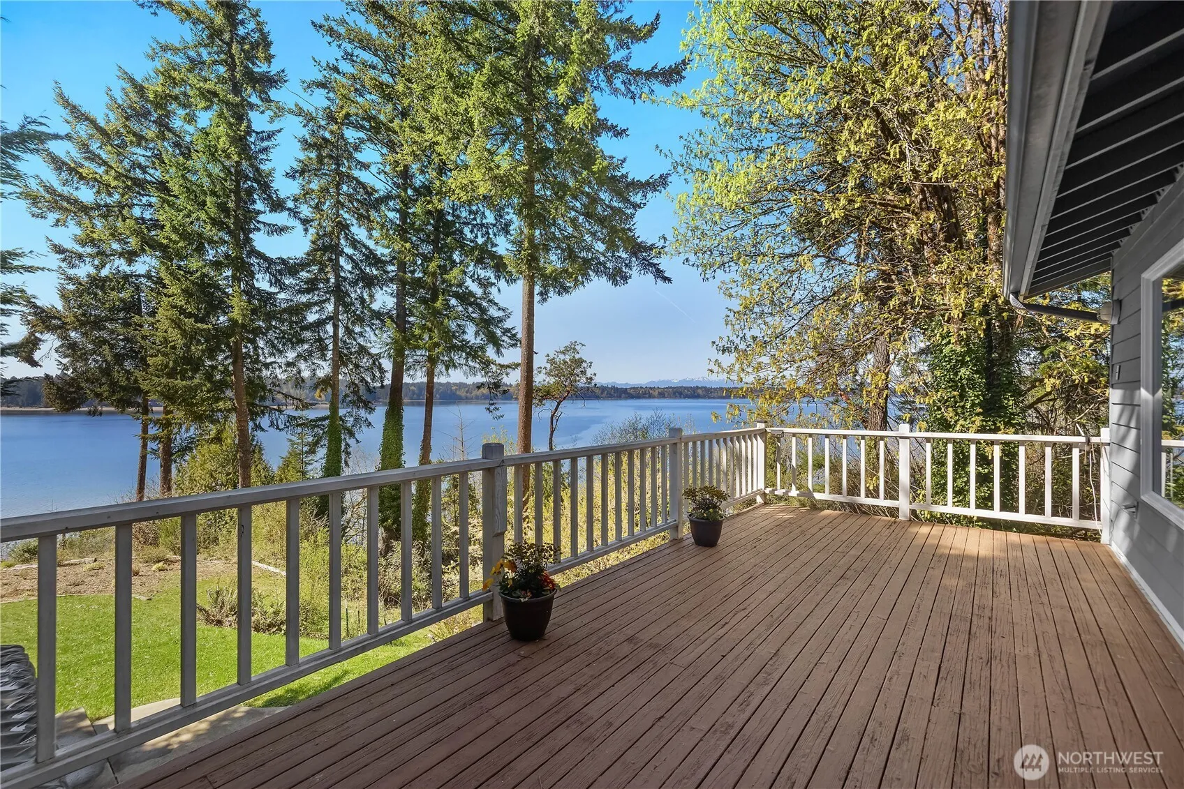 Property photo for 5023 Cooper Point Road Nw, Olympia