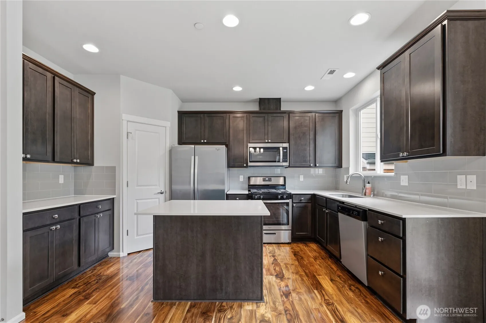 Property photo for 2906 S 135th Street, Tukwila photo 4