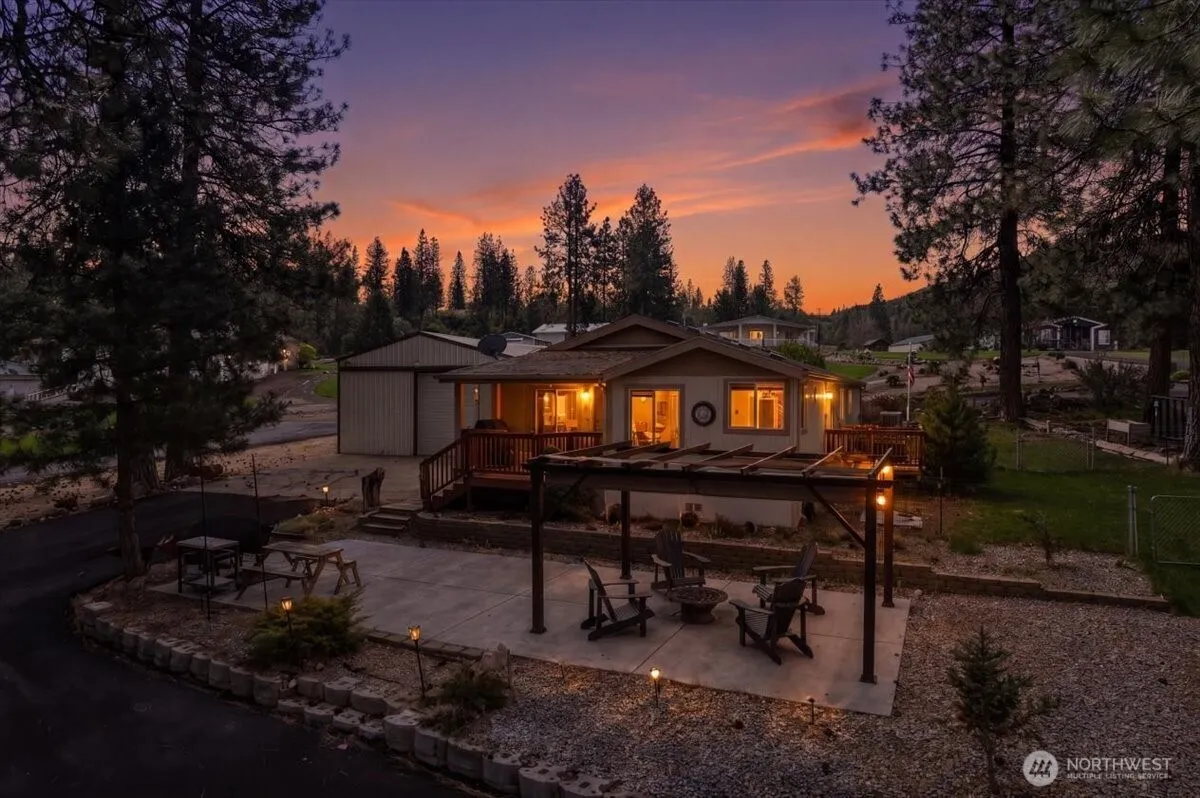 Property photo for 25581 Shortcut Place E, Lincoln