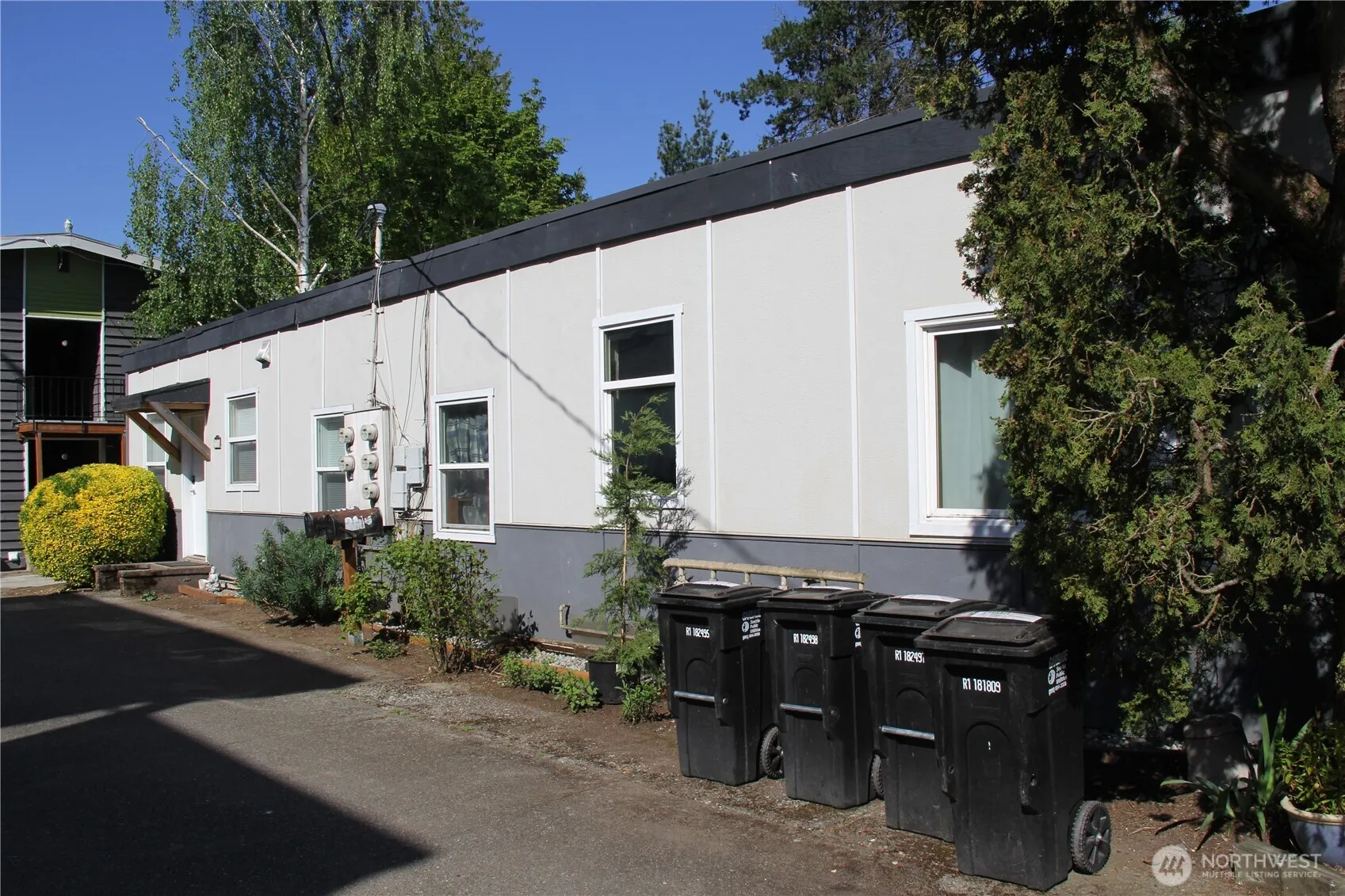 Property photo for 2110 Ne 85th Street, Seattle photo 3