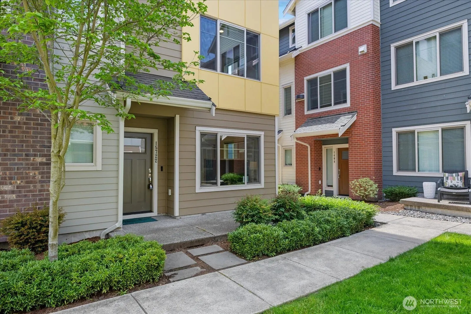 Property photo for 15722 Ne 14th Terrace, Bellevue photo 4