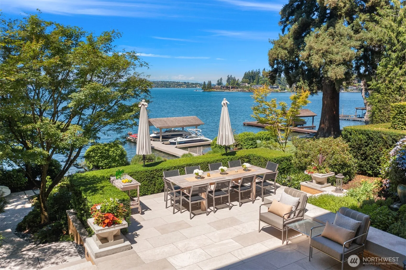 Property photo for 415 Shoreland Drive Se, Bellevue photo 4