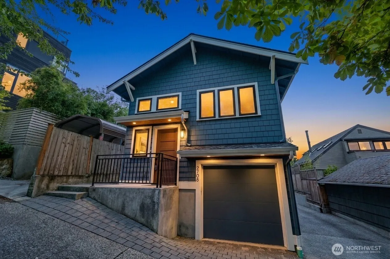 Property photo for 2708 1st Avenue W, Seattle photo 4