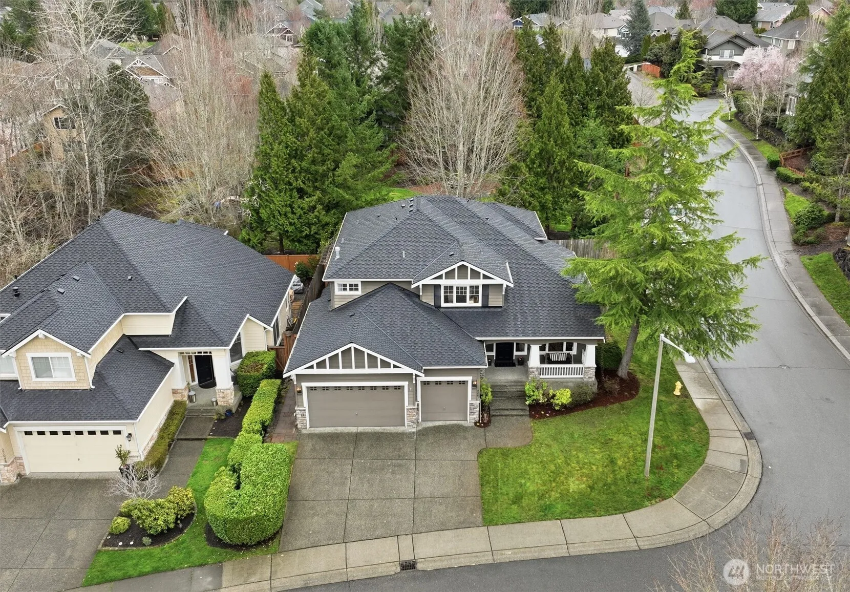 Property photo for 928 271st Avenue Se, Sammamish photo 2