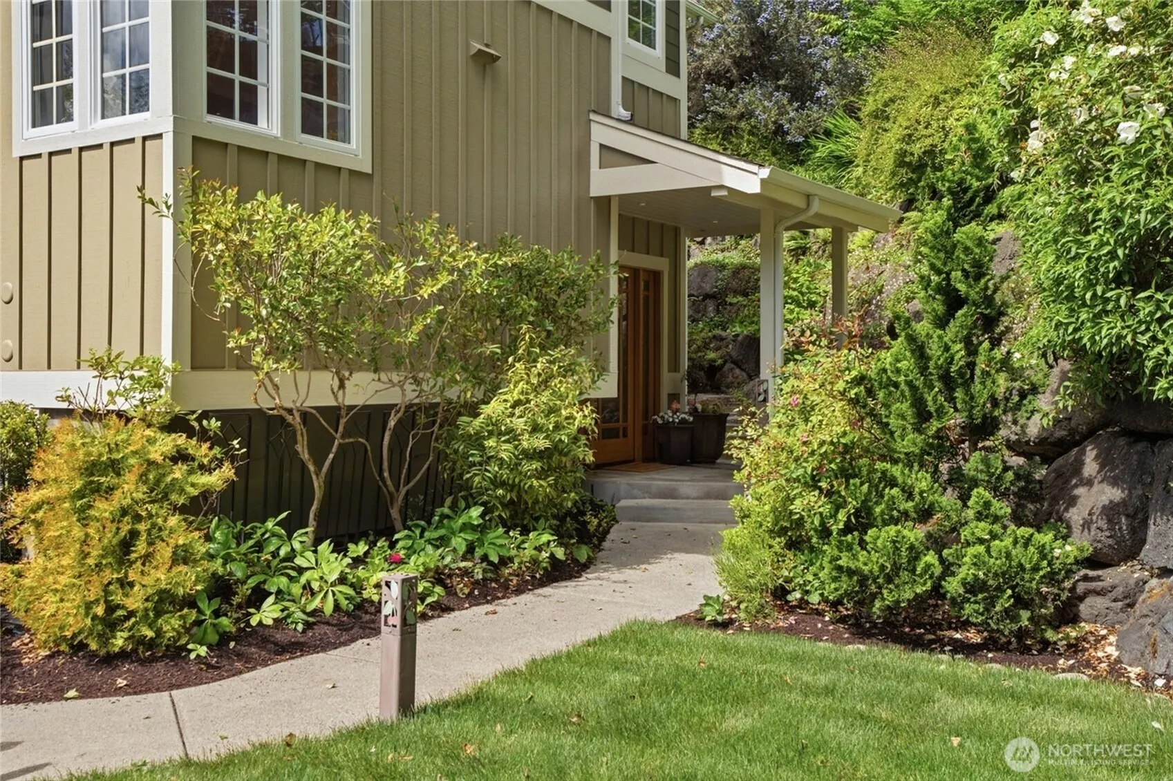 Property photo for 474 Glen Hollow Place Sw, Bainbridge Island photo 2