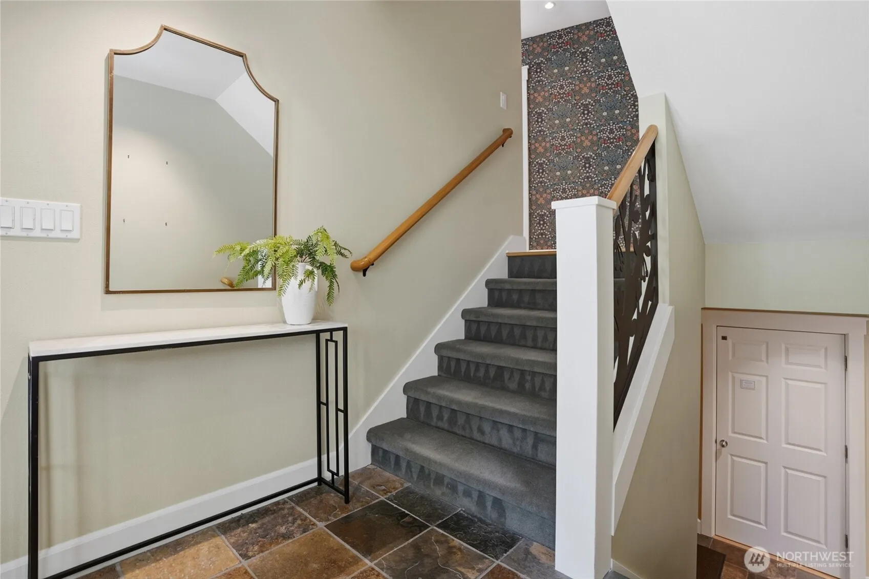 Property photo for 474 Glen Hollow Place Sw, Bainbridge Island photo 5