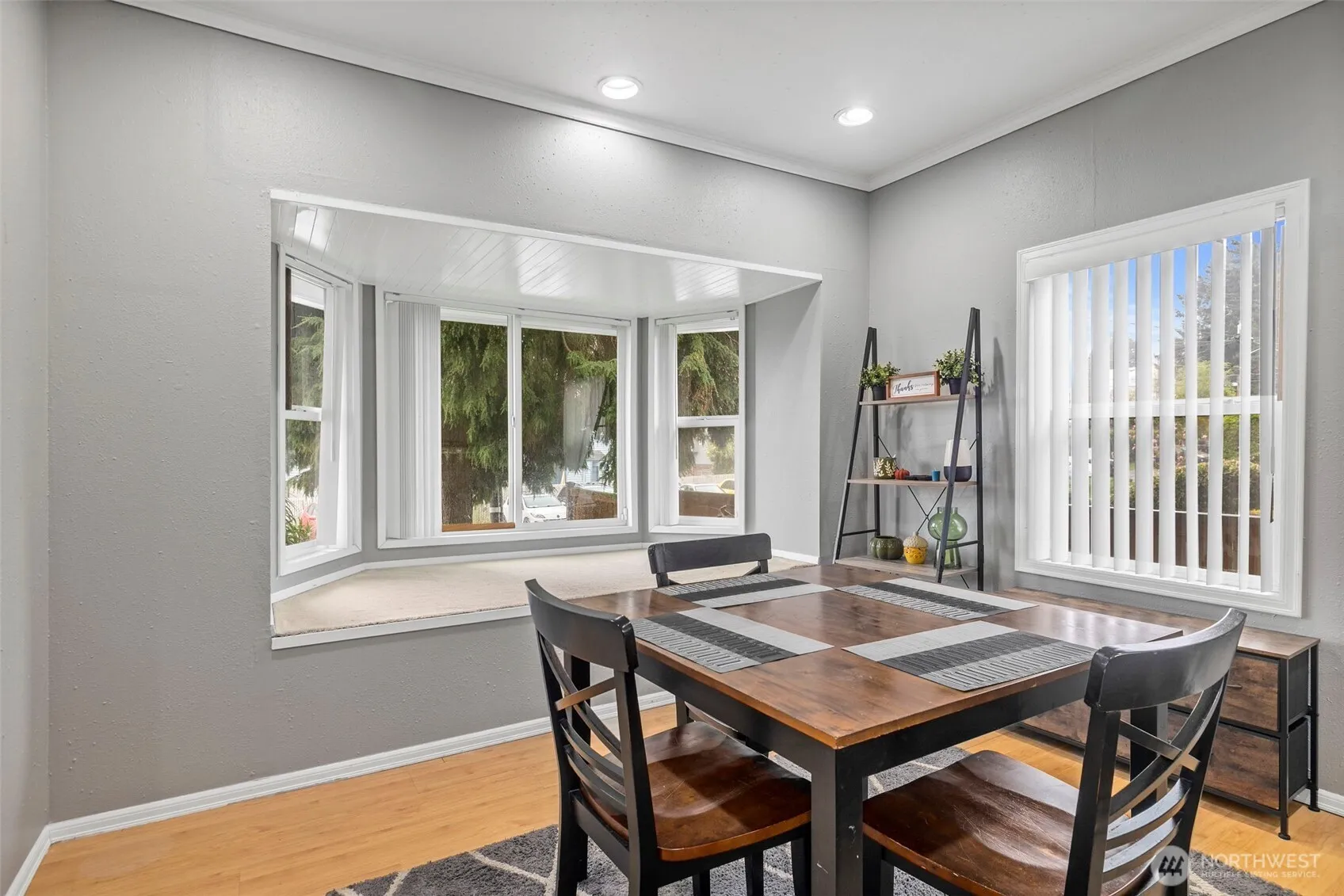 Property photo for 934 N 100th Street, Seattle photo 4