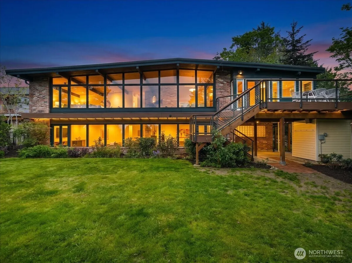 Property photo for 11501 4th Avenue Nw, Seattle photo 2