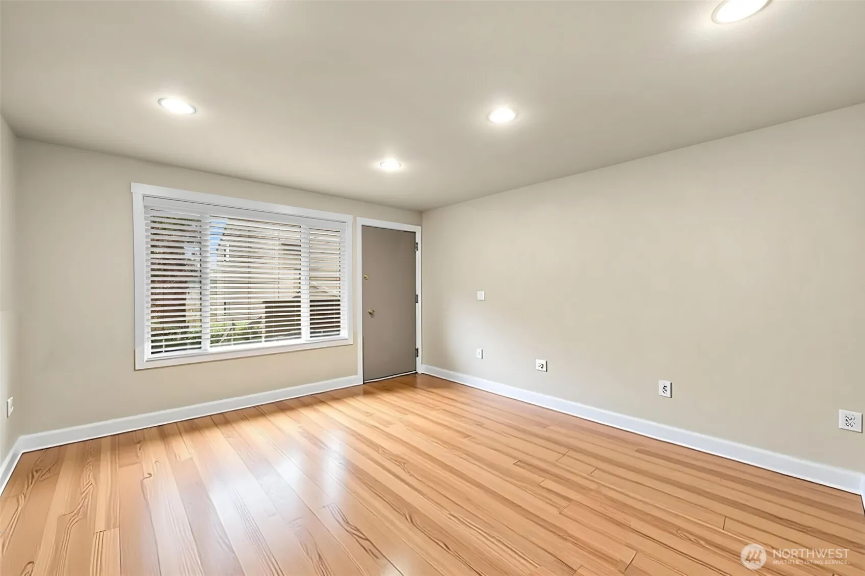 Property photo for 2939 76th Avenue Se #41b, Mercer Island photo 4