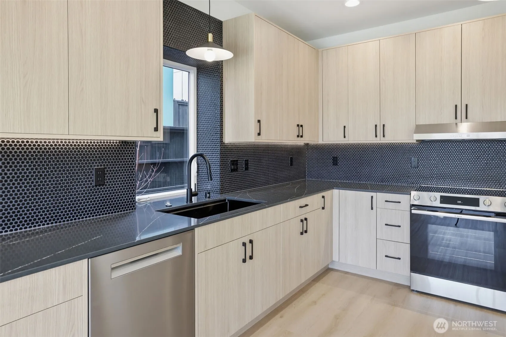 Property photo for 4517 E 35th Avenue S, Seattle photo 5