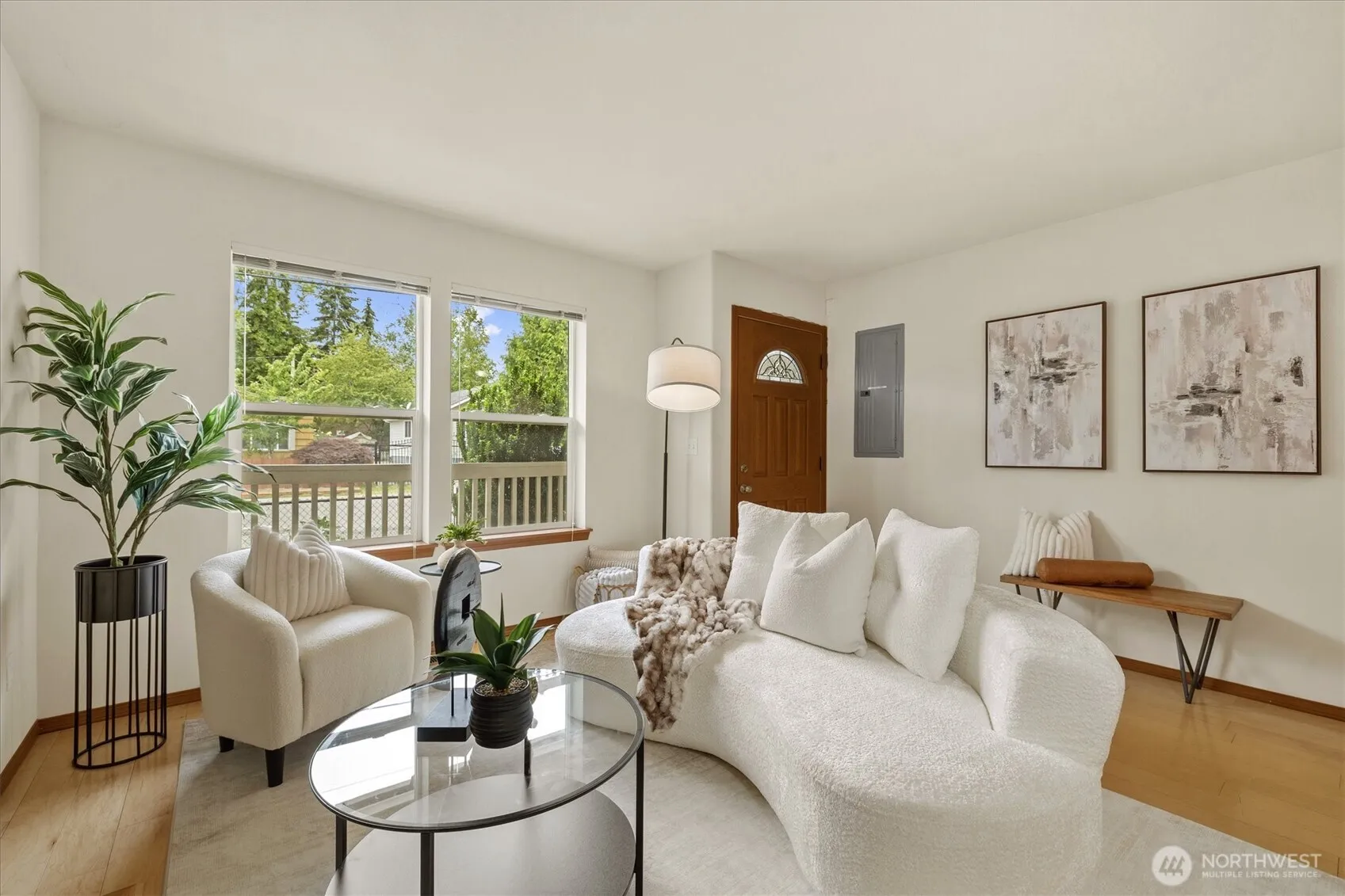 Property photo for 10050 19th Avenue Sw, Seattle photo 4