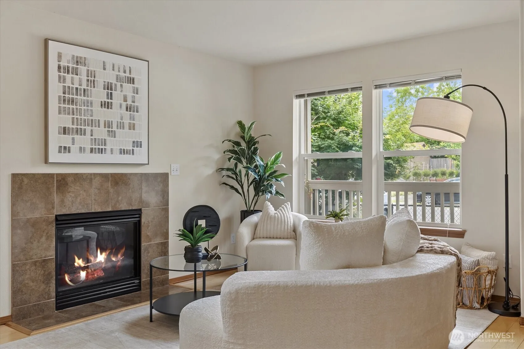 Property photo for 10050 19th Avenue Sw, Seattle photo 3