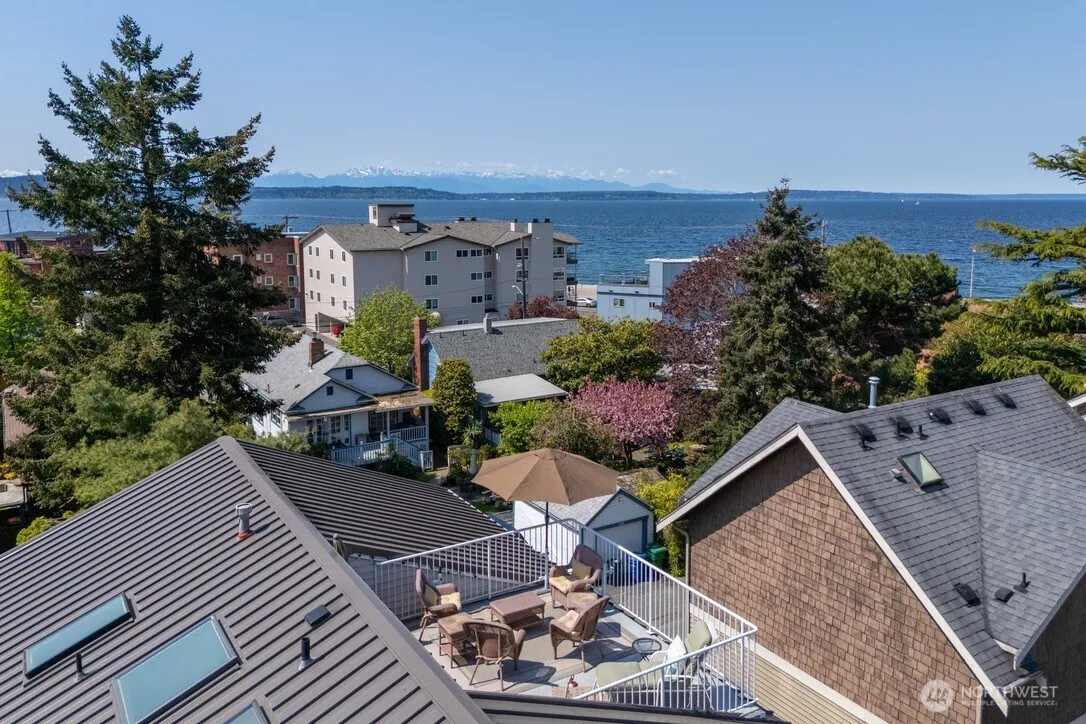 Property photo for 2443 55th Avenue Sw #2a, Seattle photo 2