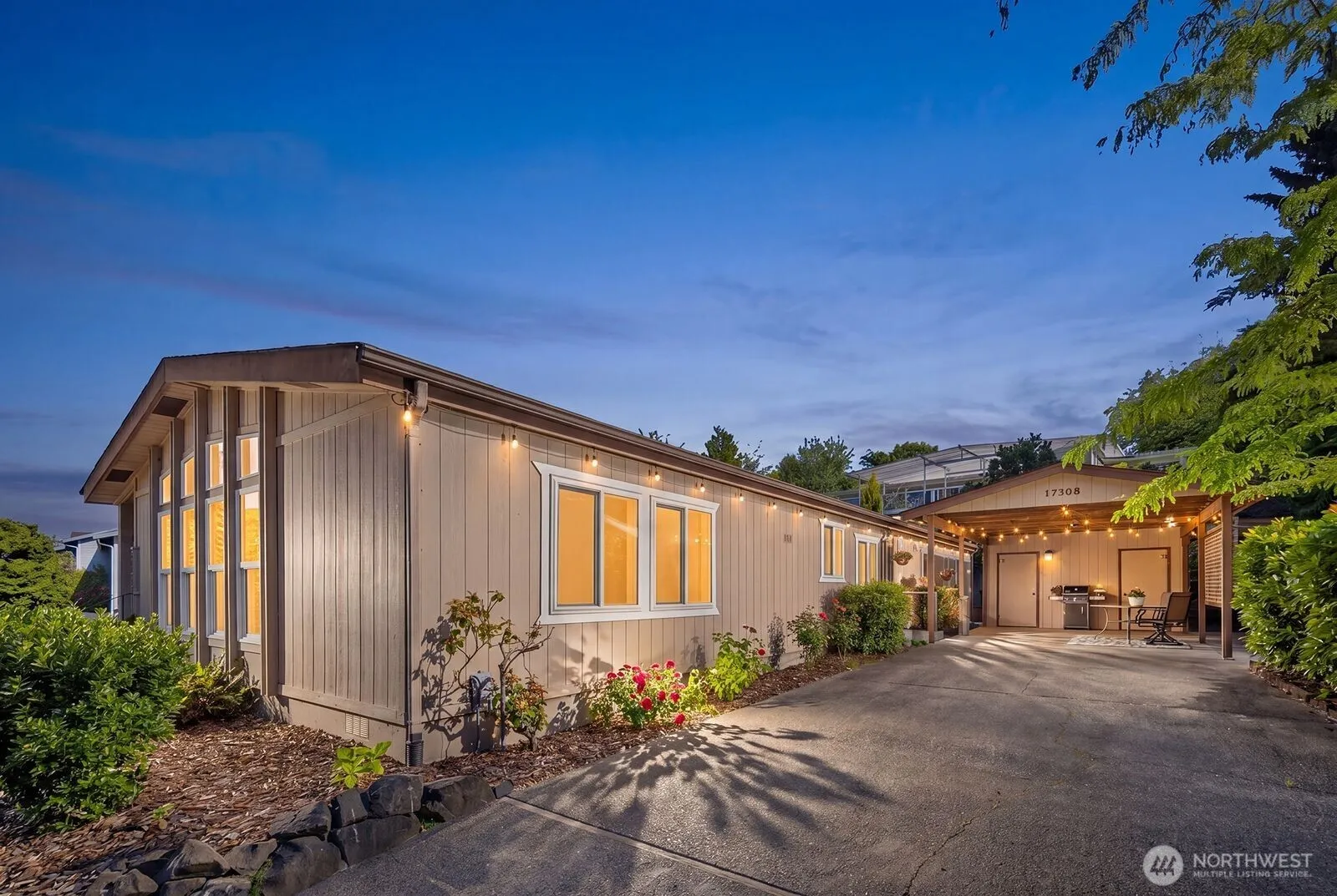 Property photo for 17308 Woodcrest Drive Ne, Bothell
