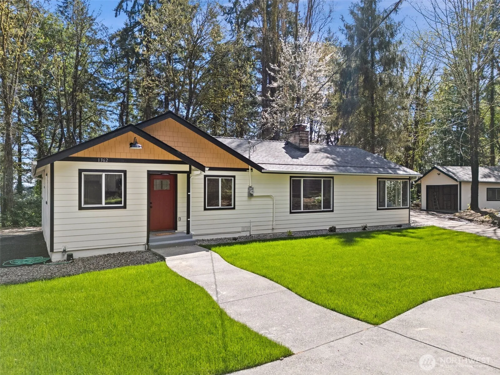 Property photo for 1362 Carr Boulevard, Bremerton photo 2