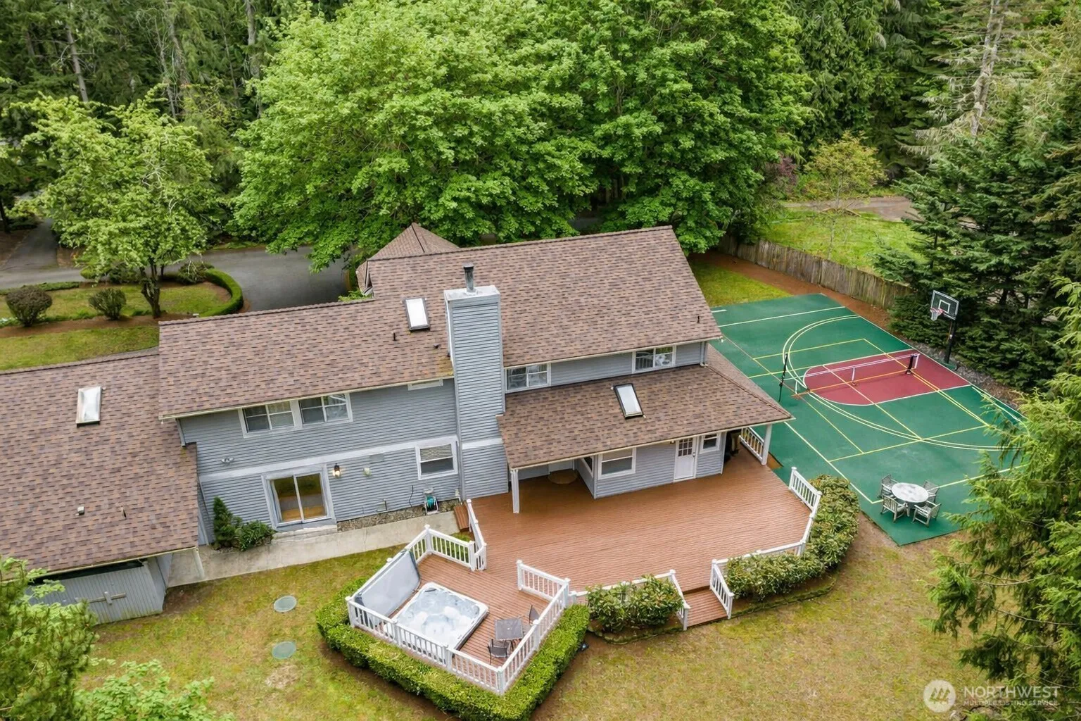 Property photo for 703 245th Place Ne, Sammamish photo 2
