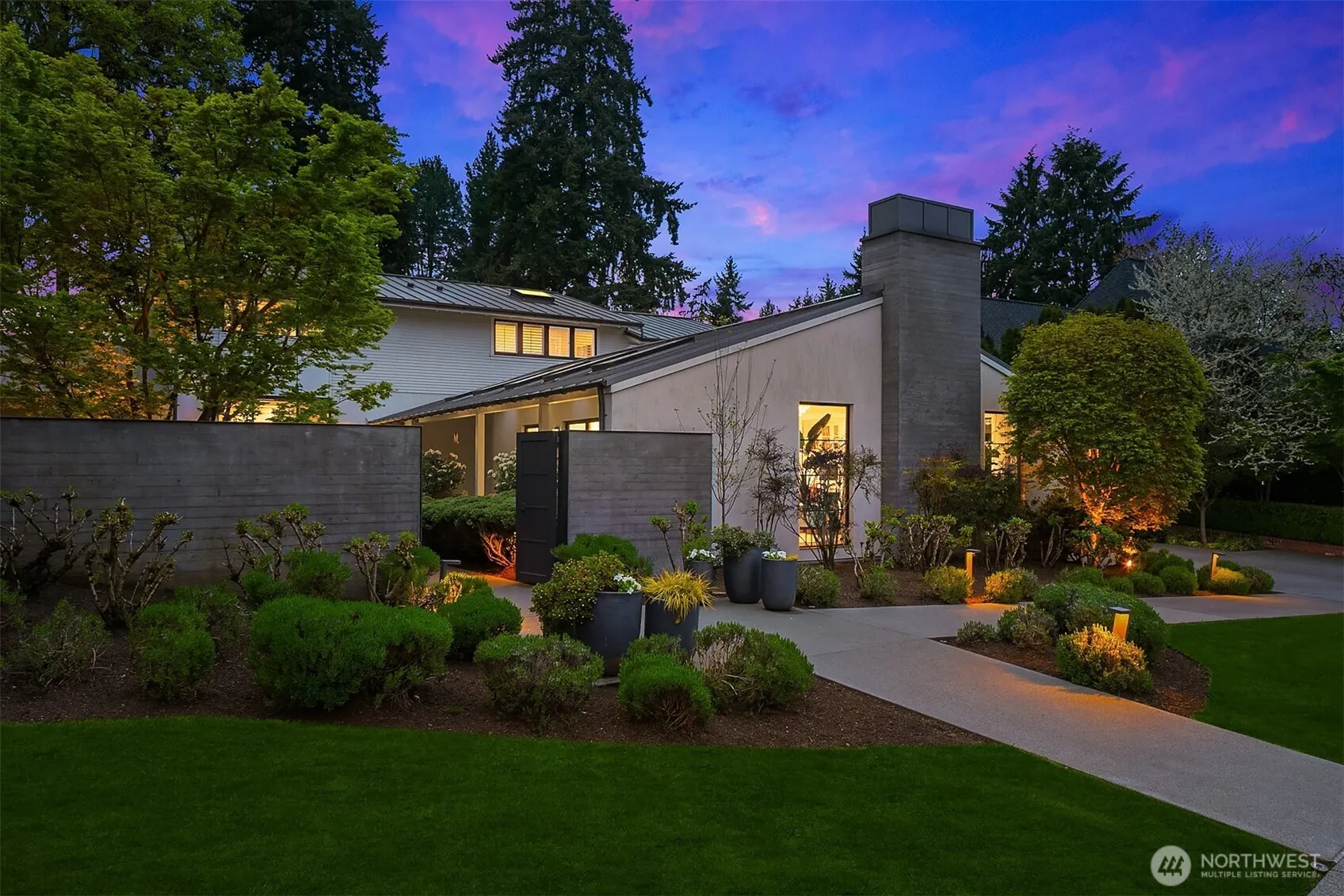 Property photo for 2017 Parkside Drive E, Seattle photo 3