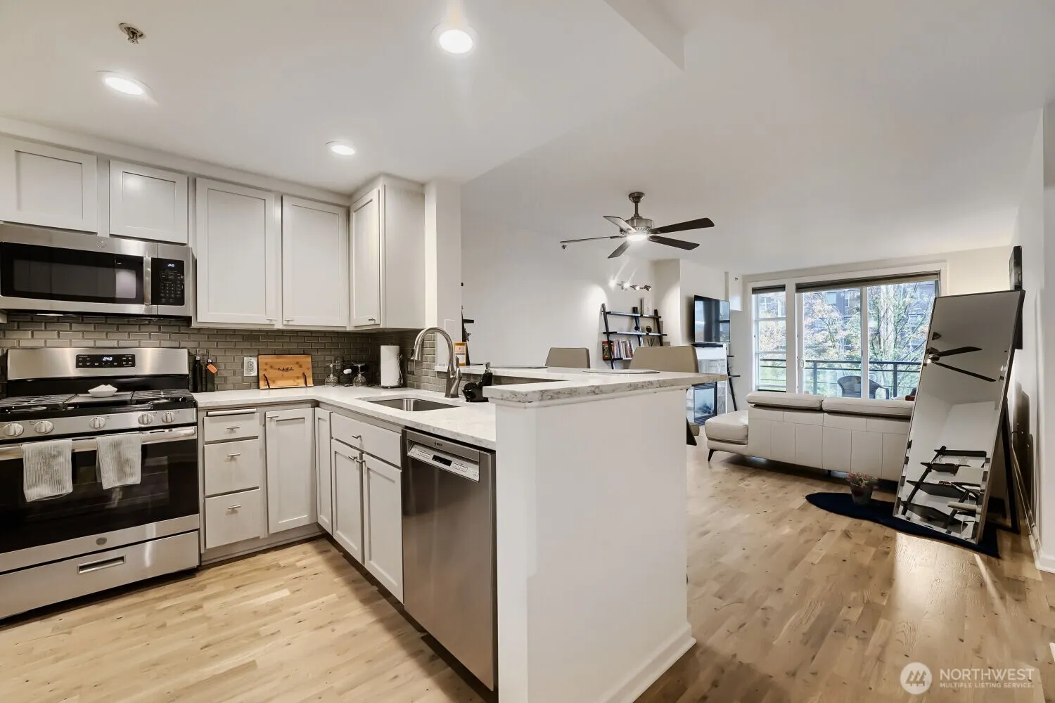 Property photo for 2607 Western Avenue #355, Seattle photo 2