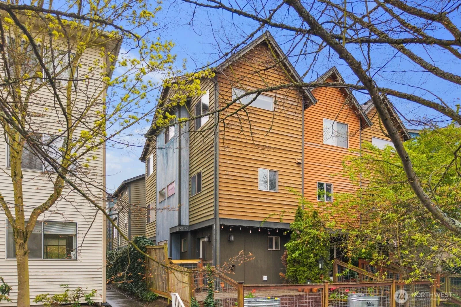 Property photo for 5937 California Avenue Sw #c, Seattle