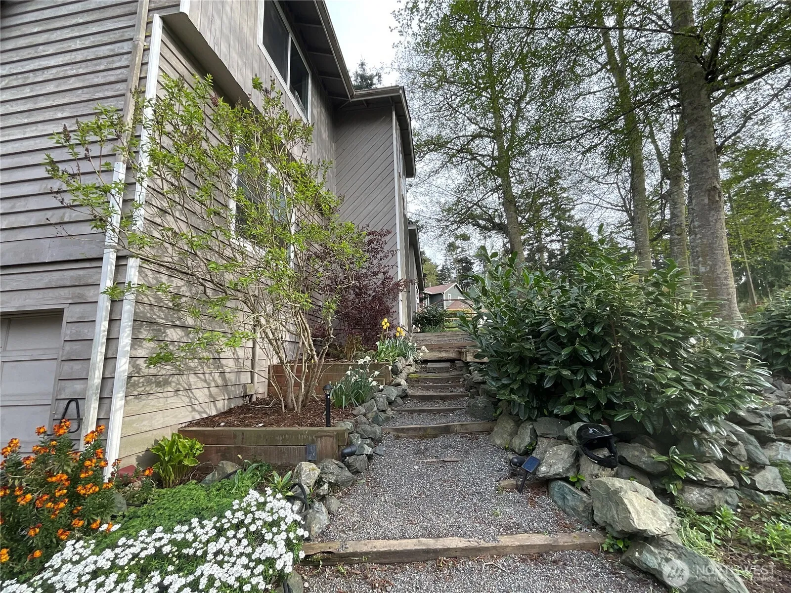 Property photo for 2260 Darvic Place, Oak Harbor photo 4