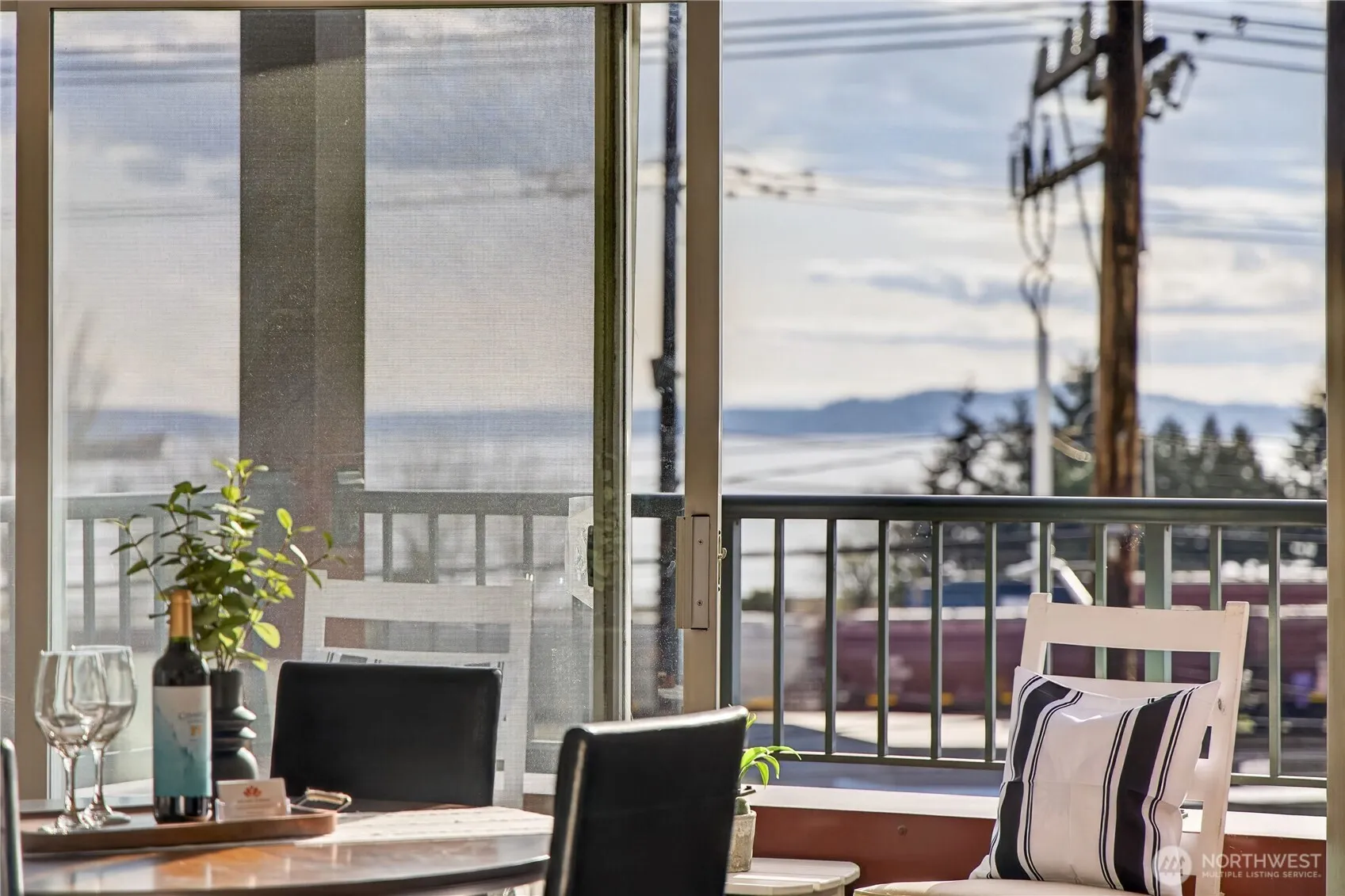 Property photo for 524 6th Avenue W #110, Seattle photo 2