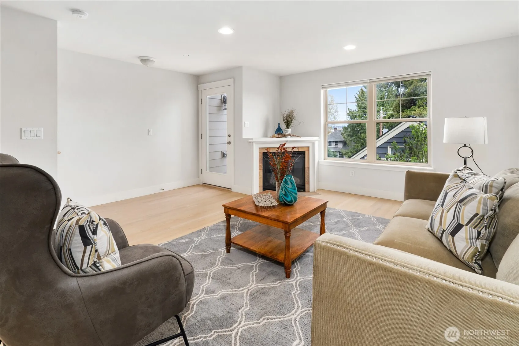 Property photo for 41 W Etruria Street #c, Seattle photo 5