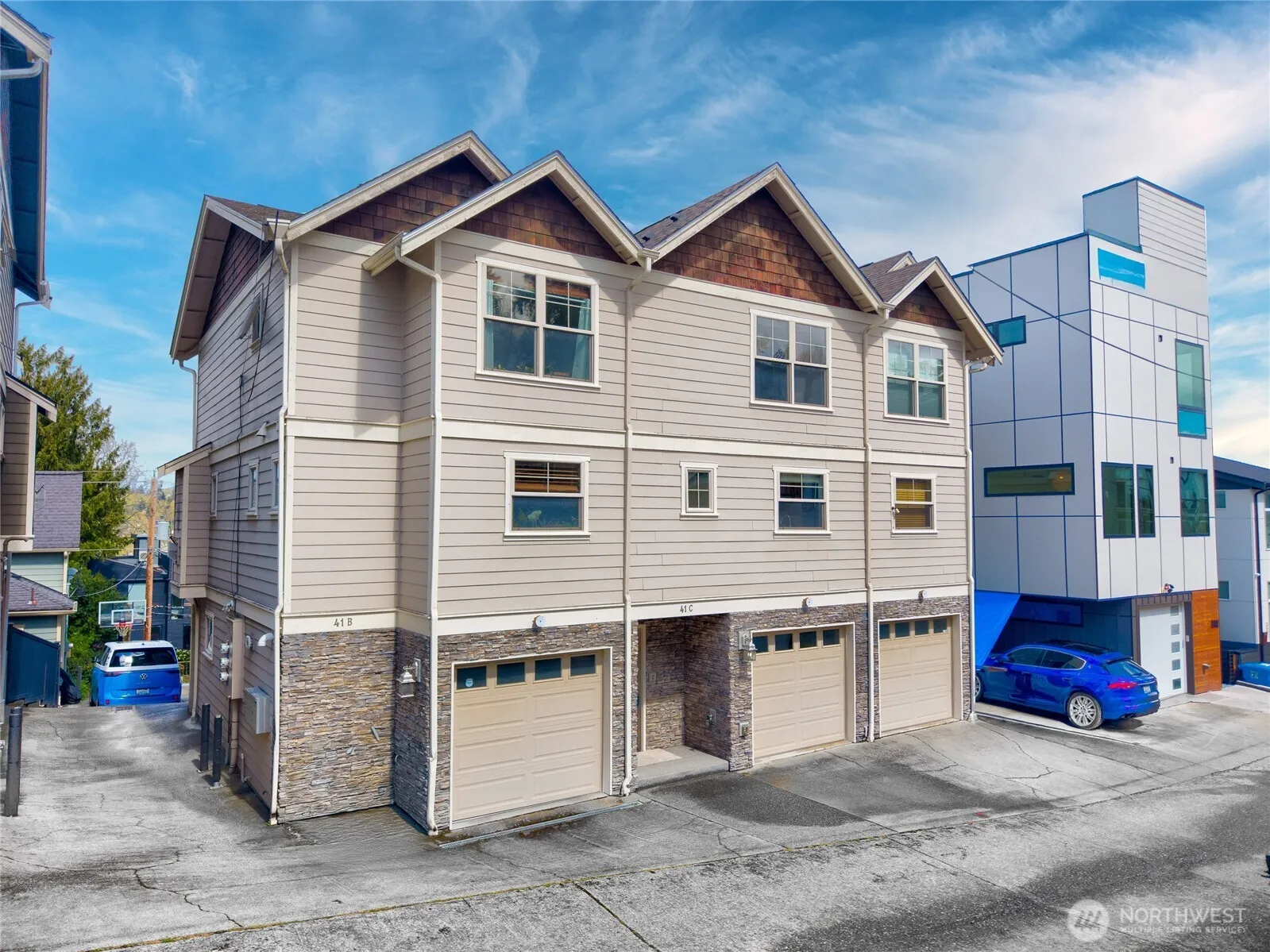 Property photo for 41 W Etruria Street #c, Seattle photo 2