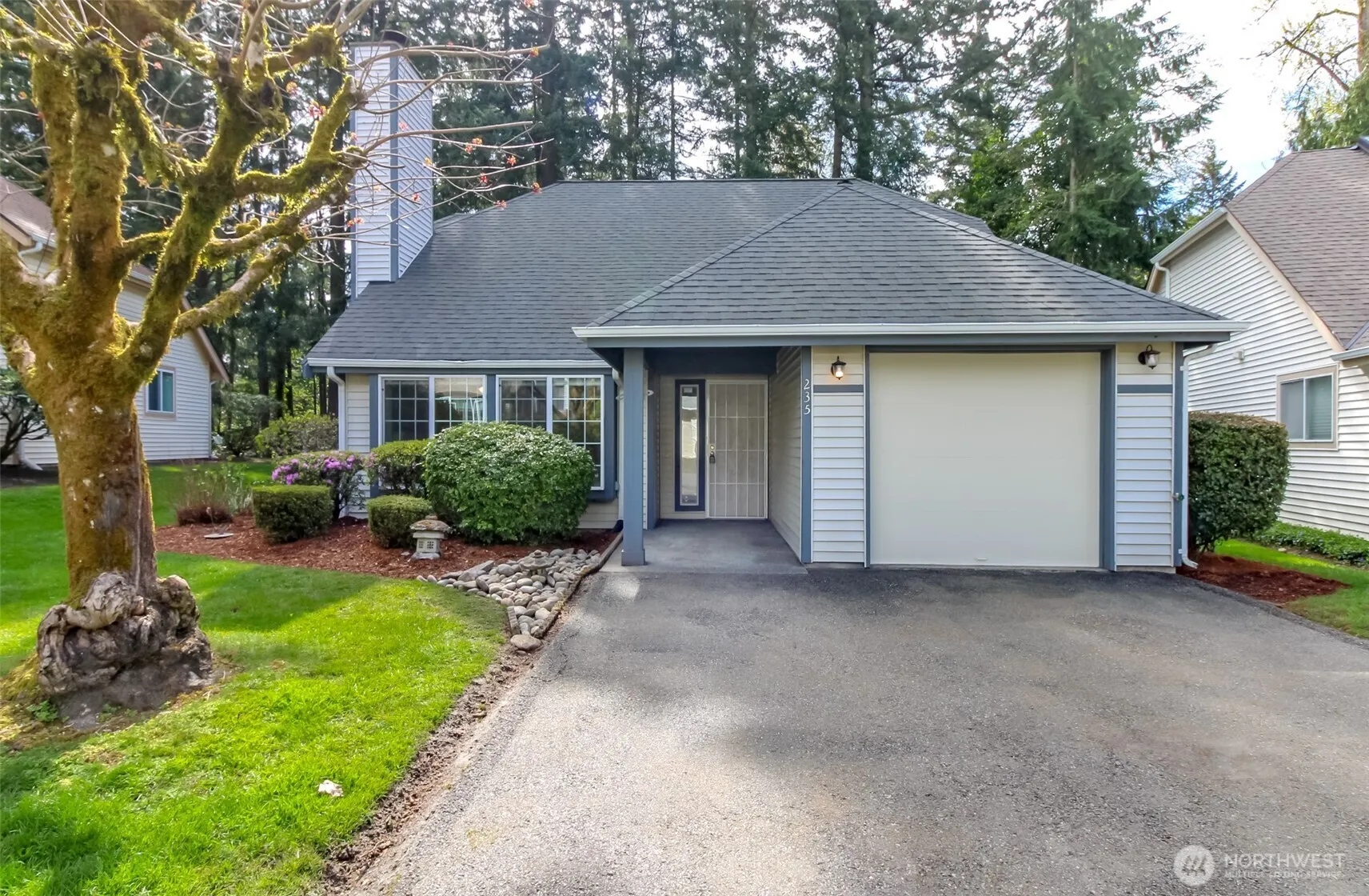 Property photo for 235 S 329th Lane, Federal Way photo 2
