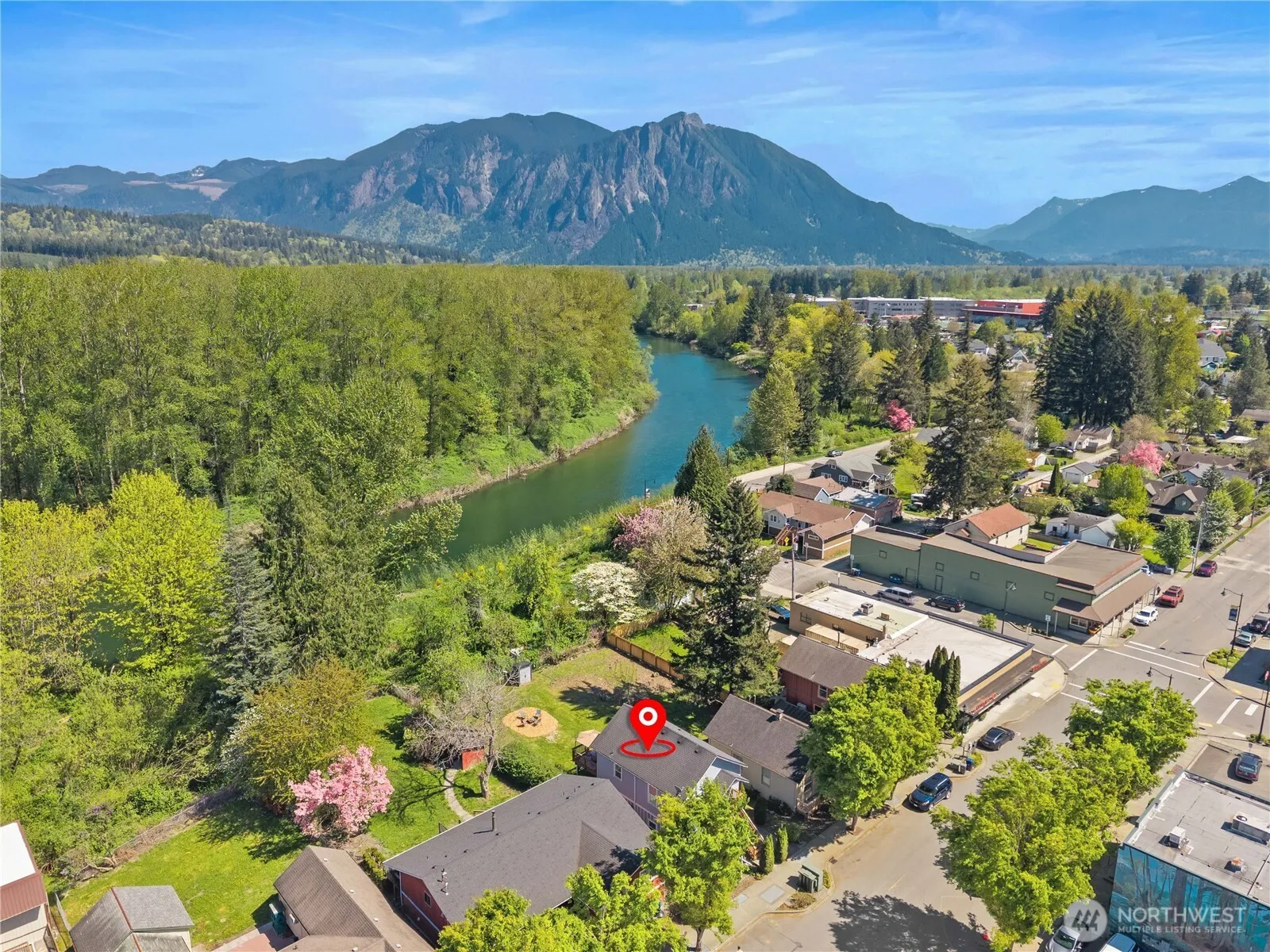 Property photo for 8084 Falls Avenue Se, Snoqualmie photo 2