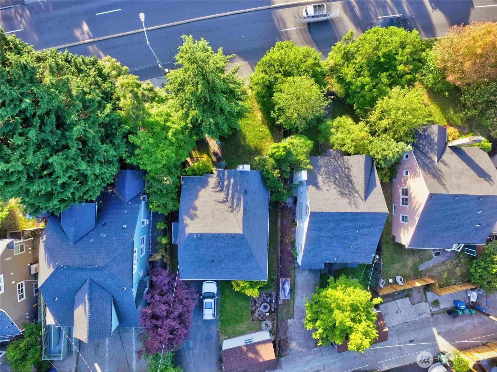 Property photo for 7822 Ne Lake City Way Ne, Seattle photo 3