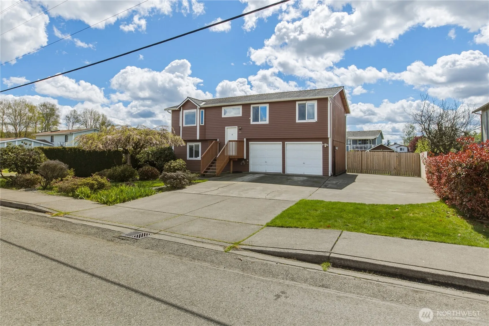 Property photo for 115 3rd Avenue Nw, Pacific photo 2